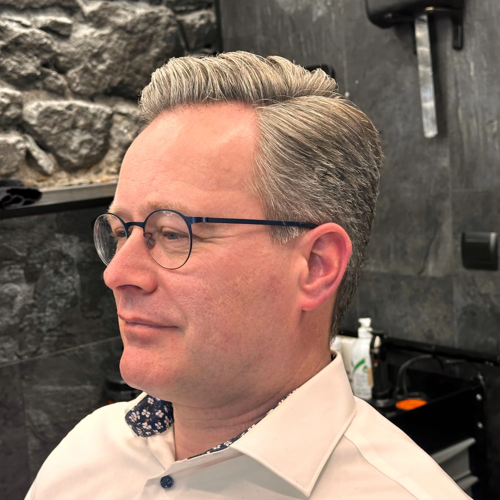 Класическа прическа