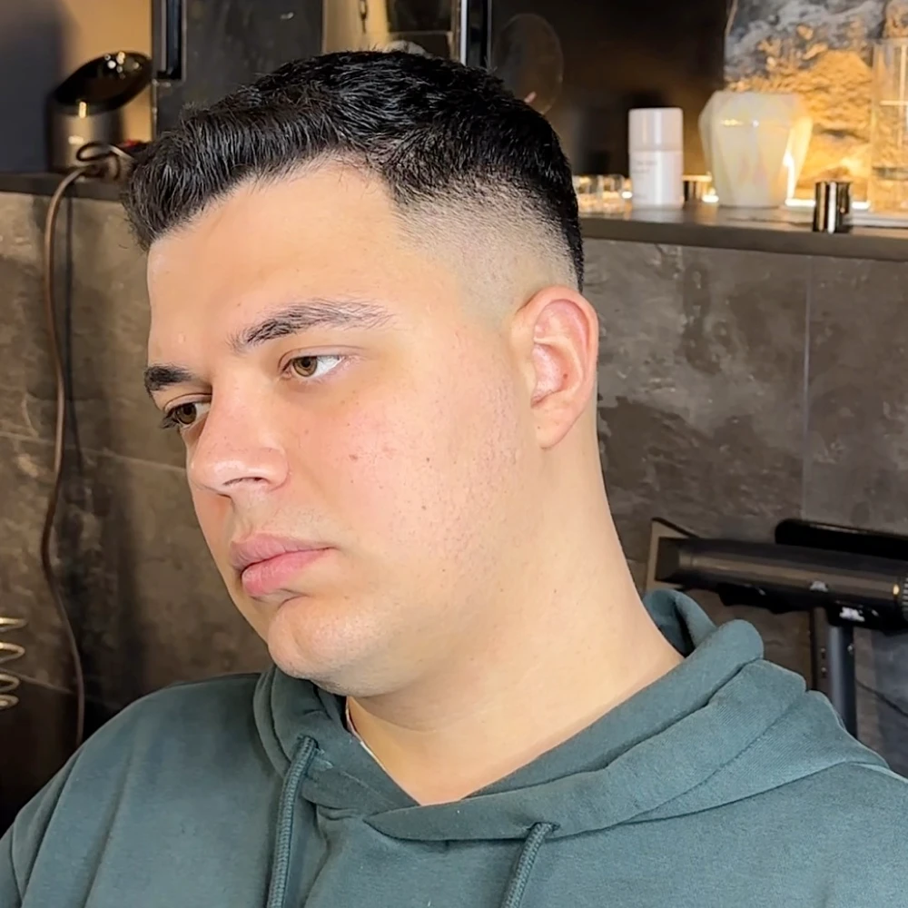 Класическа прическа с високо преливане